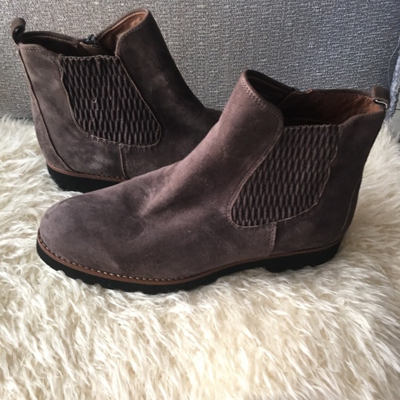 - Earthie Madrid Chelsea Boot - Picture 4 of 10